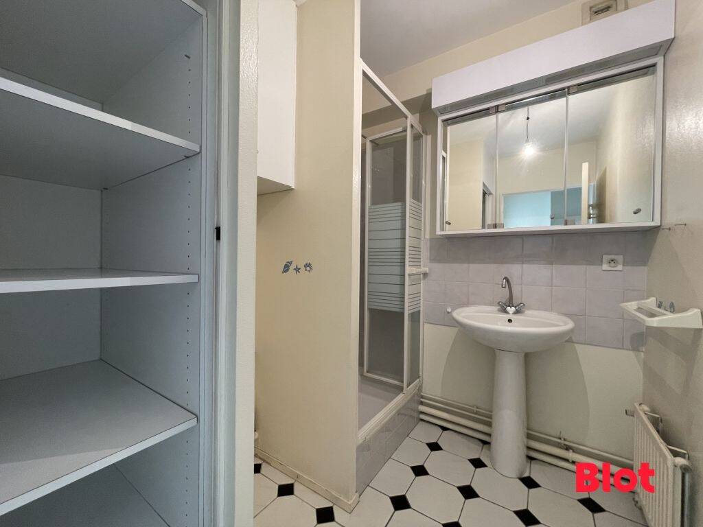 A VENDRE PAR BLOT IMMOBILIER EN EXCLUSIVITE ! APPARTEMENT T3 - B — 8