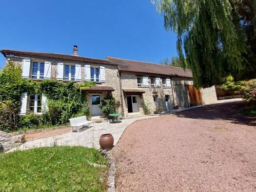 Maison à vendre 789 700 € 5 pièces 3 chambres 200 m² 8 000 m² de terrain Montreuil-sur-Epte 95770