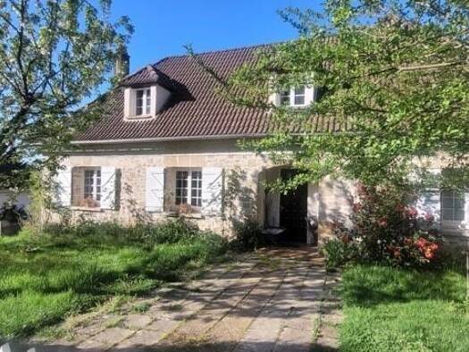 Maison de plain-pied à vendre 211 935 € 5 pièces 3 chambres 153 m² 1 500 m² de terrain Beaulieu sur Dordogne 19120