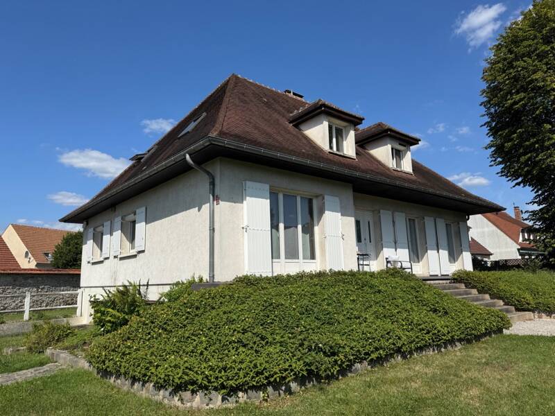Maison à vendre, 220m², LA CHAPELLE EN SERVAL