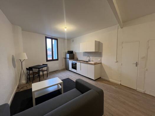 Appartement à louer 690 € 1 pièce 38,1 m² Étage 2/2 Gares Montpellier 34000