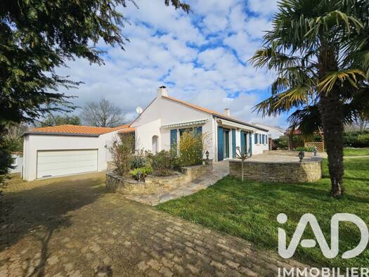 Maison de plain-pied à vendre 549 000 € 9 pièces 5 chambres 312 m² 3 893 m² de terrain Saint-Mars-de-Coutais 44680