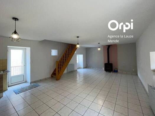 Maison à vendre 130 000 € 3 pièces 2 chambres 75 m² 30 m² de terrain Balsièges 48000