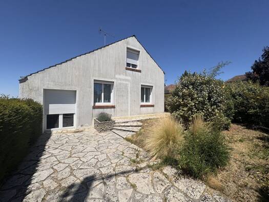 Maison à vendre 210 000 € 4 pièces 2 chambres 81,99 m² 1 470 m² de terrain Nord Ouest La Chapelle-Saint-Mesmin 45380