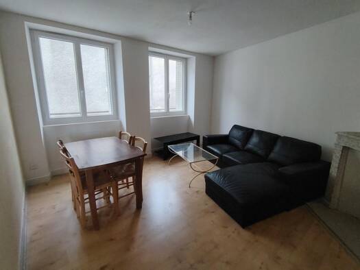 Appartement à louer 580 € 3 pièces 2 chambres 49,1 m² 2ème étage Nord La Souterraine 23300