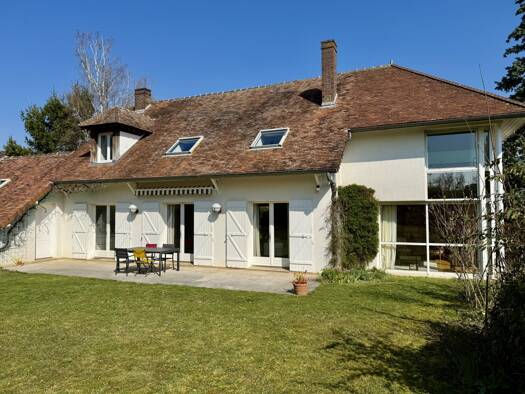 Villa à vendre 430 000 € 8 pièces 5 chambres 207 m² 1 350 m² de terrain Pont-Sainte-Marie 10150