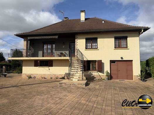 Maison à vendre 212 600 € 6 pièces 5 chambres 137 m² 1 299 m² de terrain Louhans 71500