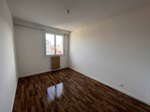 Appartement à louer 790 € 3 pièces 2 chambres 71,4 m² 1er étage Les Sables-d'Olonne 85100