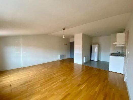 Appartement à louer 790 € 2 pièces 1 chambre 48,2 m² Étage 2/2 Centre Ville La Rochelle 17000