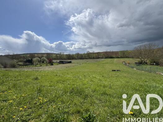 Terrain constructible viabilisé à vendre 35 000 € 1 984 m² de terrain Escamps 89240