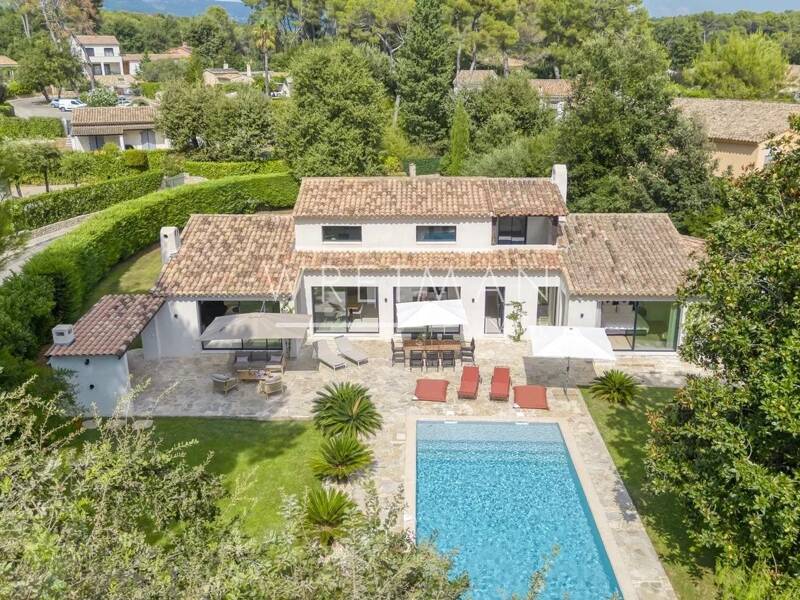 Maison à vendre, 220m², ROQUEFORT LES PINS