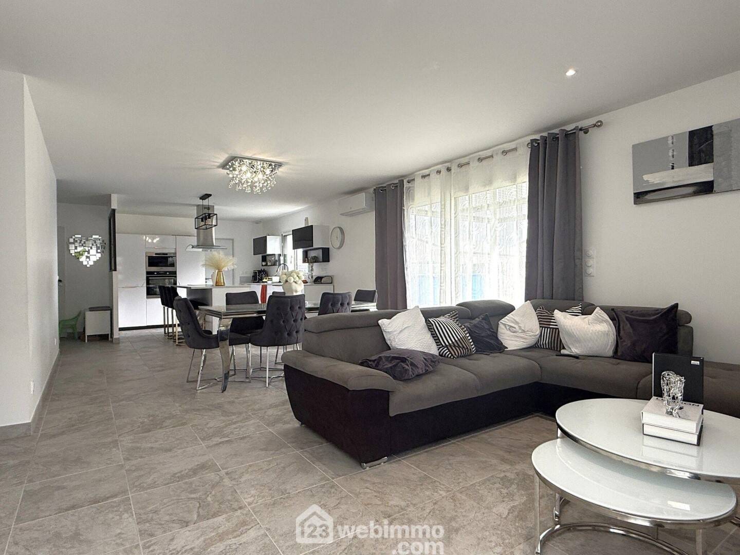 Maison à vendre, 108m², NEUVILLE DE POITOU