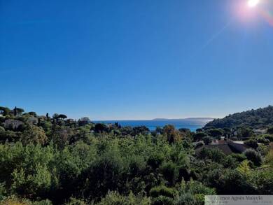 Villa à vendre 5 360 000 € 38 pièces 16 chambres 690 m² 3 450 m² de terrain Les Calanques Le Lavandou 83980
