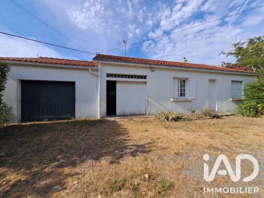 Maison de plain-pied à vendre 165 000 € 3 pièces 2 chambres 65 m² 6 795 m² de terrain Saint-Gervais 85230