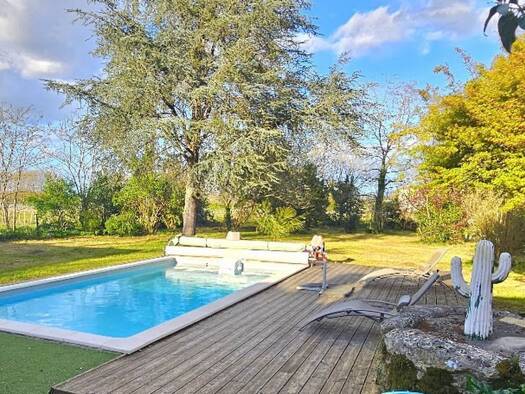 Maison à vendre 273 500 € 7 pièces 4 chambres 180 m² 1 665 m² de terrain Barsac 33720