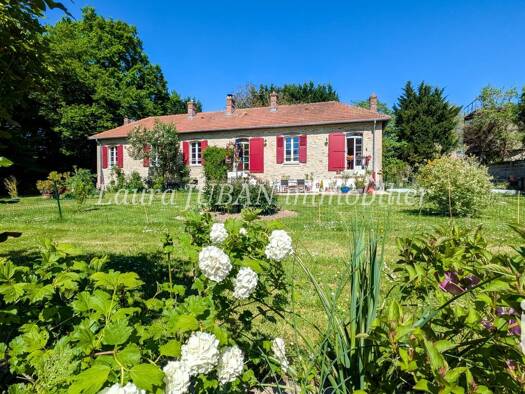 Maison à vendre 365 000 € 5 pièces 3 chambres 140 m² 9 999 m² de terrain Salins 77148