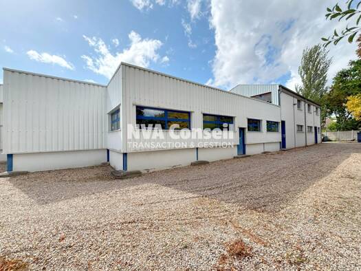 Local d'activités à vendre 1 500 000 € 1 200 m² d'espace de stockage Argenteuil 95100