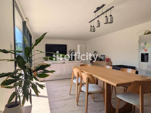 Maison de ville à vendre 395 000 € 5 pièces 3 chambres 88,2 m² 210 m² de terrain Pont Rousseau Rezé 44400