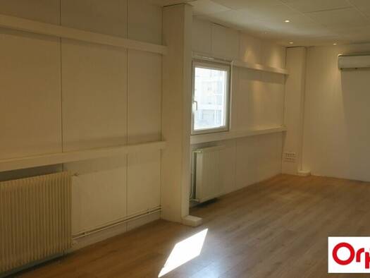 Espace bureau à louer 602 € 70 m² de bureaux divisible jusqu'à 70 m² Corbas 69960