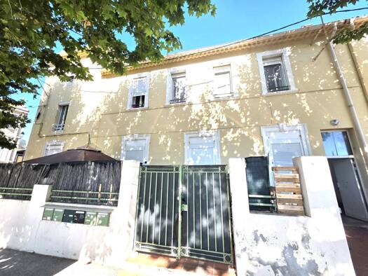 Immeuble à vendre 1 300 000 € 230 m² Centre Solliès-Pont 83210