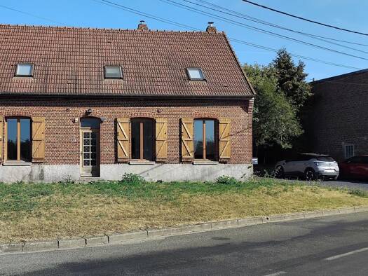 Maison à vendre 149 750 € 6 pièces 4 chambres 136 m² 620 m² de terrain Combles 80360