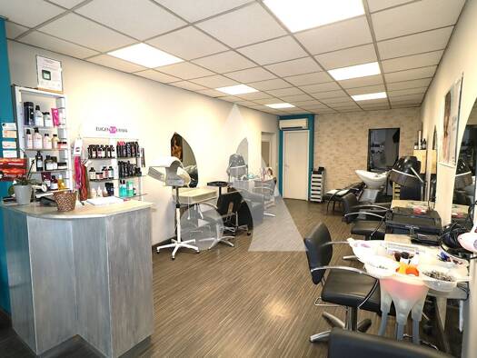 Salon de coiffure à vendre Fonds de commerce 20 000 € 34 m² de surface de vente Gespe-Courteboule Tarbes 65000