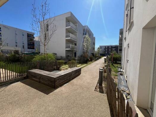 Appartement à louer 842 € 2 pièces 1 chambre 43 m² 3ème étage Zone d'Activité les Bordes Bondoufle 91070