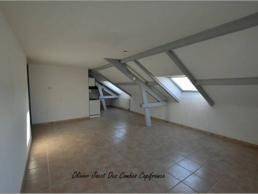 Appartement à vendre 66 000 € 3 pièces 2 chambres 60 m² Étage 3/3 Centre Graviers Valentigney 25700