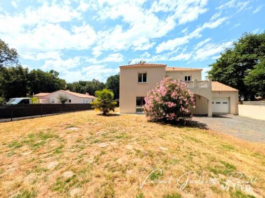 Maison à vendre 389 900 € 5 pièces 3 chambres 172 m² 1 923 m² de terrain Bourg La Chevrolière 44118