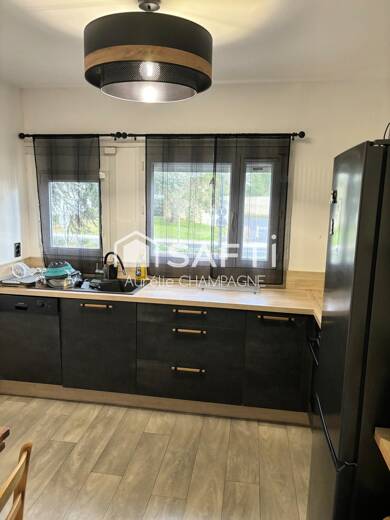 Appartement à vendre 101 000 € 4 pièces 3 chambres 82 m² RDC/4 Faubourg Sud Chatellerault 86100