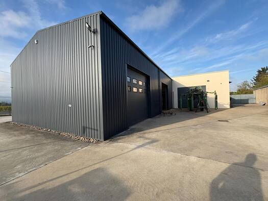 Local commercial à vendre 915 000 € 782 m² de surface de vente Castillon-la-Bataille 33350