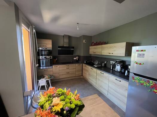 Appartement à vendre 195 000 € 4 pièces 2 chambres 82 m² Étage 3/4 Gleize 69400