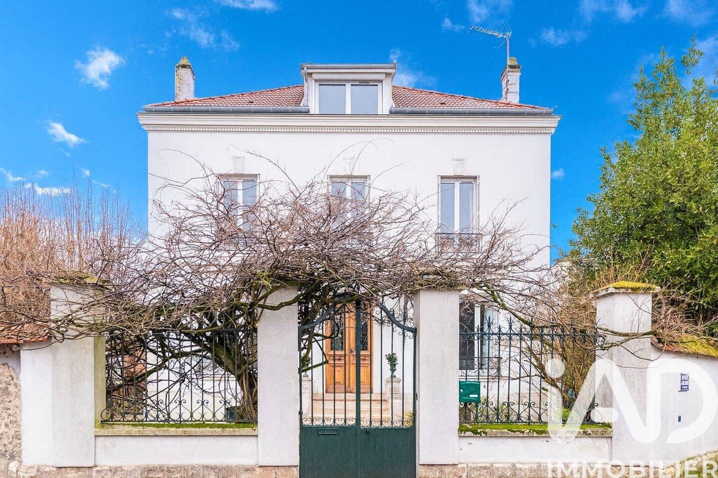 Maison à vendre, 210m², SAINT MAUR DES FOSSES