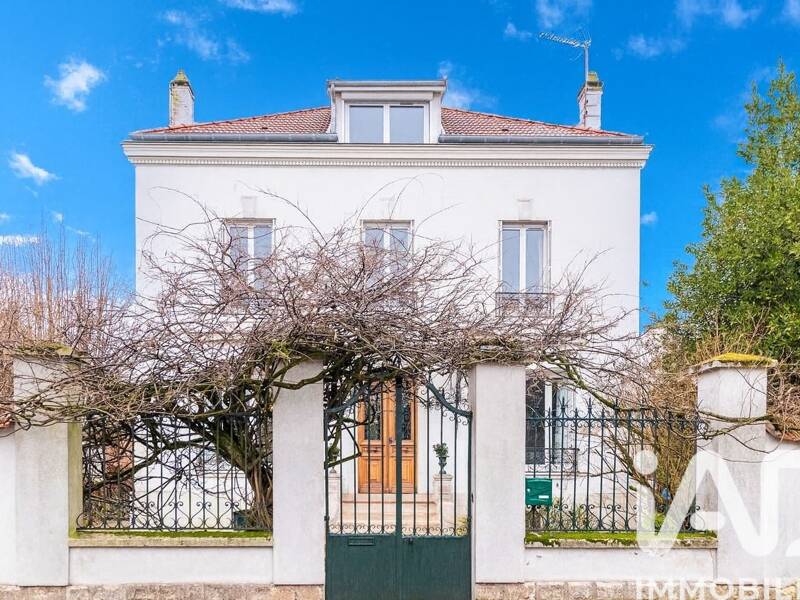 Maison à vendre, 210m², SAINT MAUR DES FOSSES