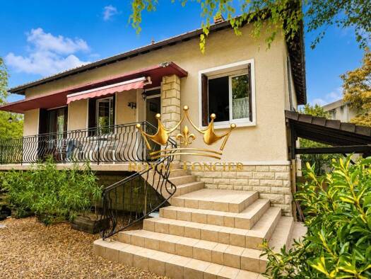 Maison à vendre 157 000 € 6 pièces 4 chambres 141 m² 955 m² de terrain Dangé-Saint-Romain 86220