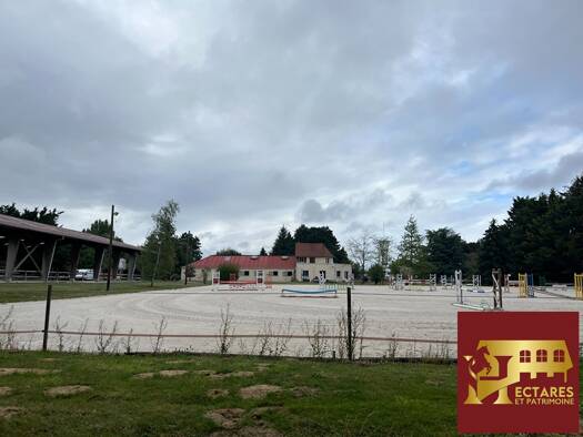 Ferme équestre à vendre 1 260 000 € 80 m² Nord Arpajon 91290