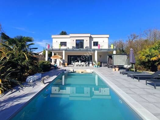 Maison à vendre 1 100 000 € 8 pièces 6 chambres 288 m² 2 148 m² de terrain Heyrieux 38540