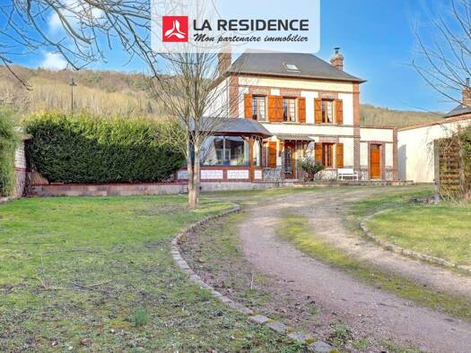 Maison à vendre 329 900 € 8 pièces 5 chambres 181 m² 1 109 m² de terrain Pont de l'Arche 27340