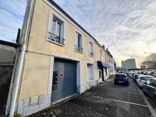 Local commercial à vendre 669 500 € 128,5 m² de surface de vente Centre Ville Est Ivry-sur-Seine 94200