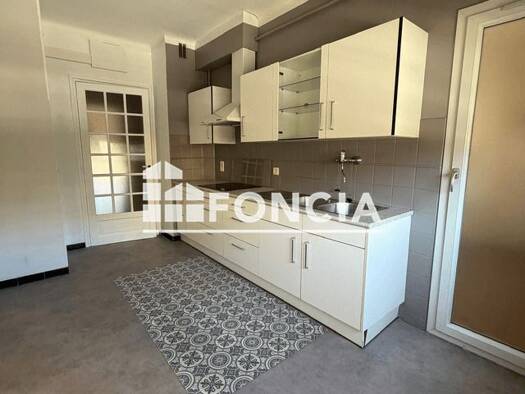 Appartement à louer 1 690 € 3 pièces 2 chambres 90 m² 2ème étage Les Platanes Aix-en-Provence 13100