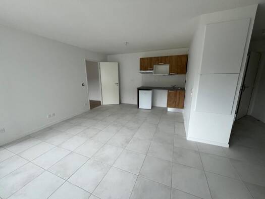 Appartement à louer 666 € 2 pièces 1 chambre 47 m² 5ème étage Lormont 33310