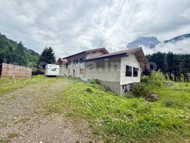 Terrain constructible à vendre 990 000 € 10 437 m² de terrain Magland 74300