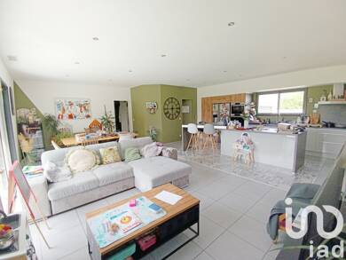 Maison de plain-pied à vendre 365 000 € 7 pièces 4 chambres 150 m² 1 500 m² de terrain Ger 64530