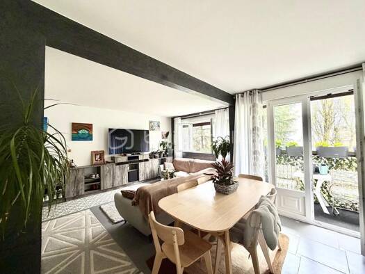 Appartement à vendre 215 000 € 5 pièces 3 chambres 87 m² Étage 2/4 Rue de Gravigny Chilly-Mazarin 91380