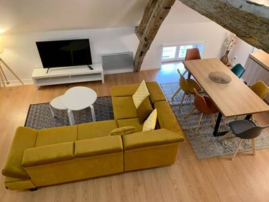 Appartement à louer 650 € 3 pièces 2 chambres 59 m² Dernier étage, Étage 2/2 Toucy 89130