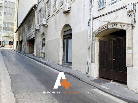 Espace bureau à vendre 320 000 € 193 m² de bureaux divisible de 95 m² à 1 m² Marseille 7ème arrondissement 13007