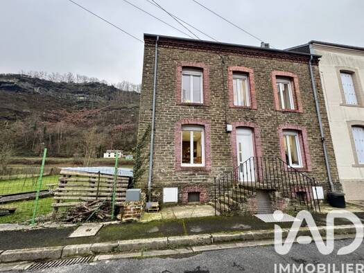 Maison à vendre 129 000 € 6 pièces 3 chambres 130 m² 298 m² de terrain Sud Bogny-sur-Meuse 08120