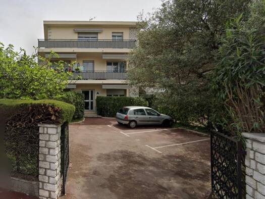 Parking à louer 47 € 9 m² La Bocca Cannes 06150