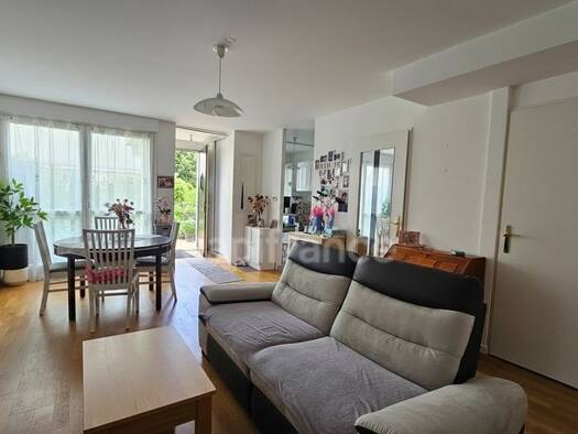 Maison de ville en viager occupé Bouquet 112 018 € 3 pièces 2 chambres 68 m² 2 304 m² de terrain Centre Ville Les Mureaux 78130