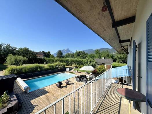 Maison à vendre 945 000 € 5 pièces 1 chambre 1 295 m² de terrain Chambéry 73000